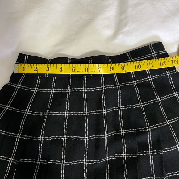 Vintage Liz Claiborne Pleated Skirt - Picture 3 of 7